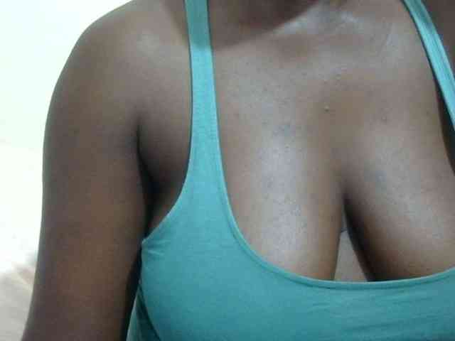 pretty-lioness webcam