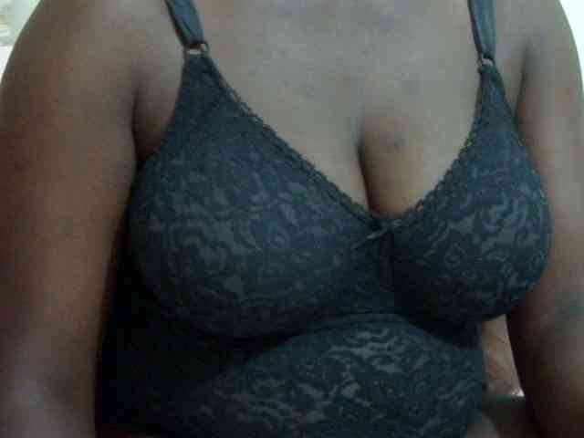 pretty-lioness webcam