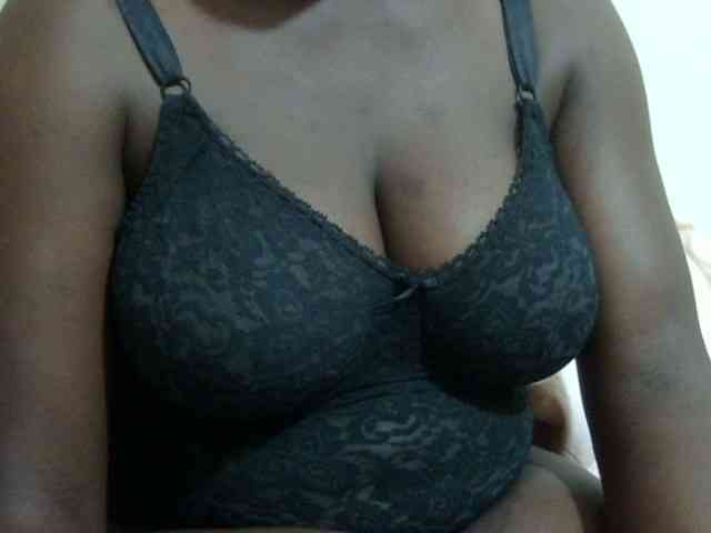 pretty-lioness webcam