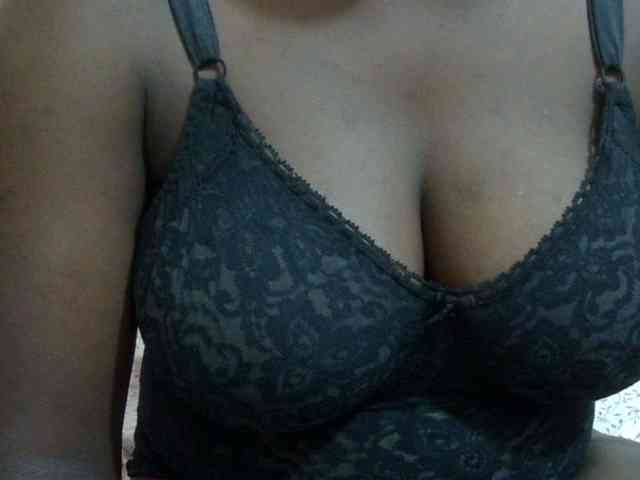 pretty-lioness webcam