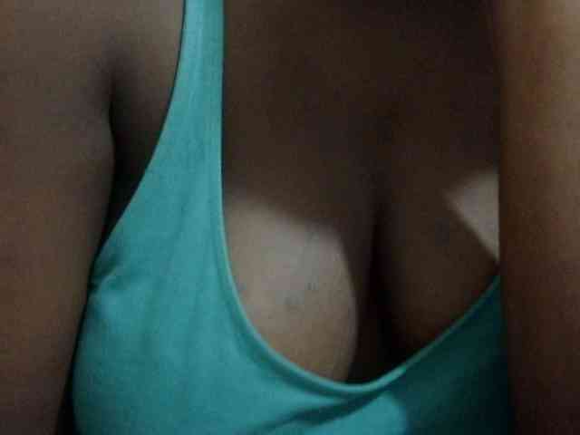 pretty-lioness webcam