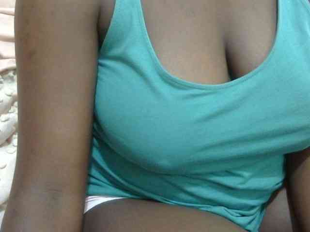 pretty-lioness webcam