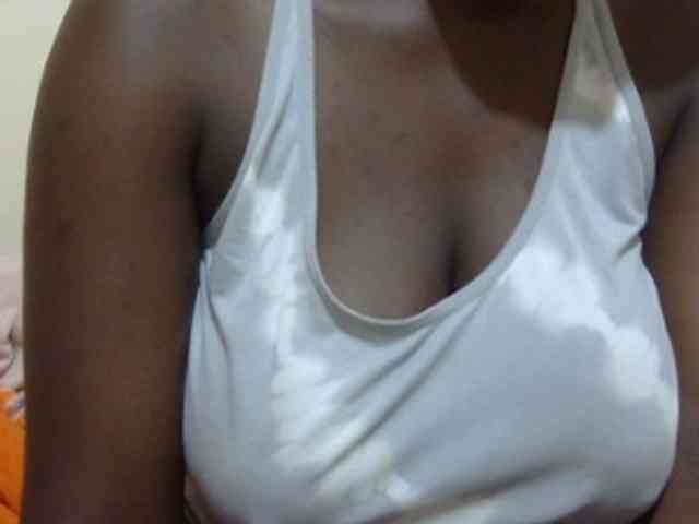 pretty-lioness webcam