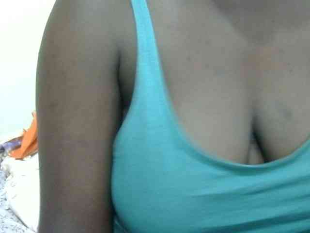 pretty-lioness webcam