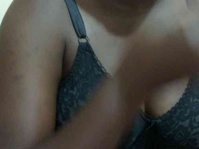 pretty-lioness webcam