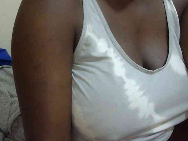 pretty-lioness webcam