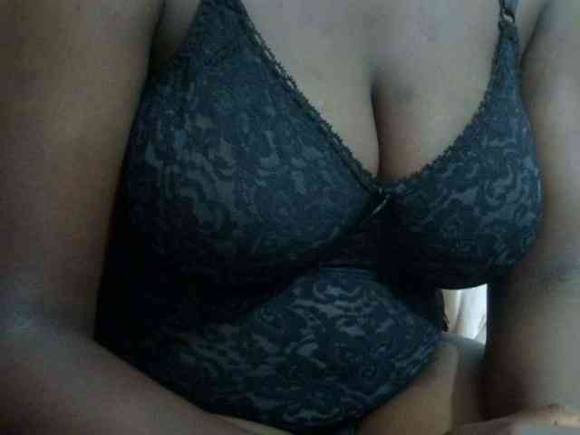 pretty-lioness webcam