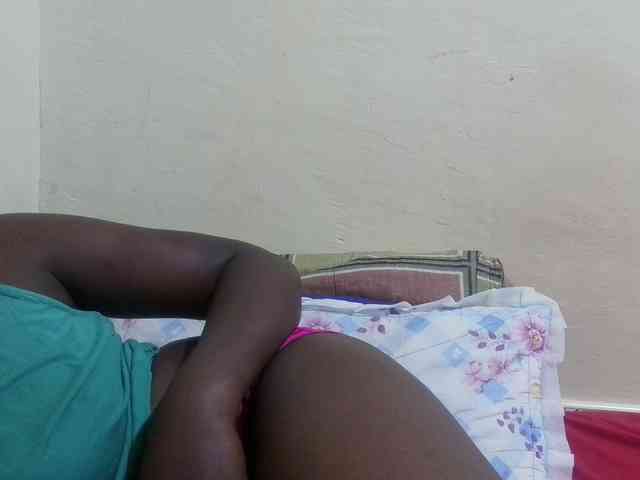 pretty-lioness webcam