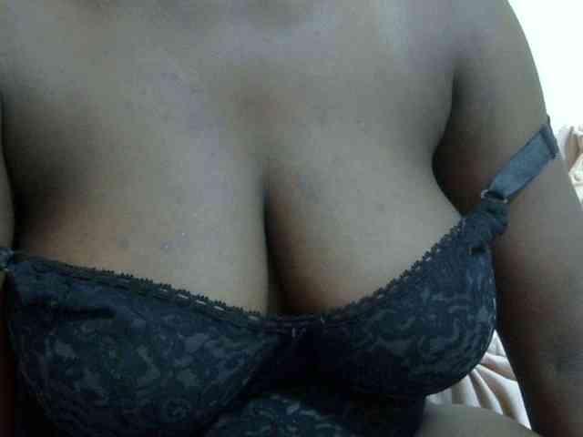 pretty-lioness webcam