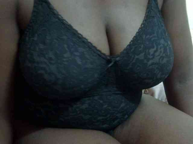 pretty-lioness webcam