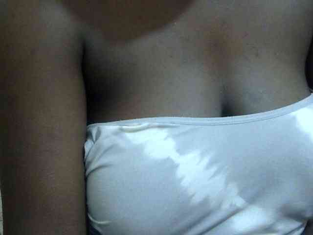 pretty-lioness webcam