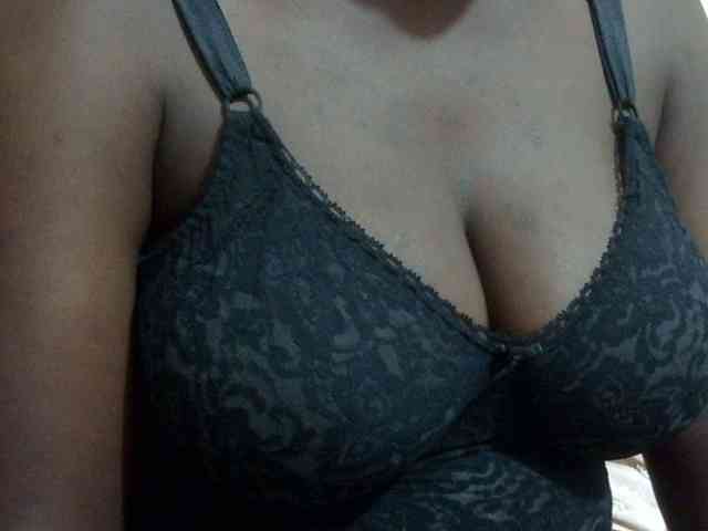 pretty-lioness webcam