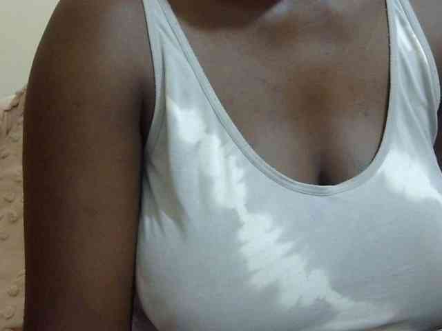 pretty-lioness webcam