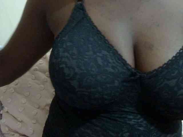 pretty-lioness webcam