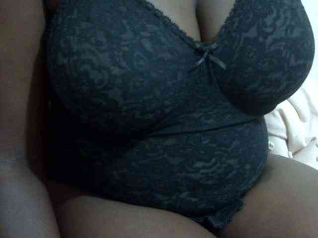 pretty-lioness webcam