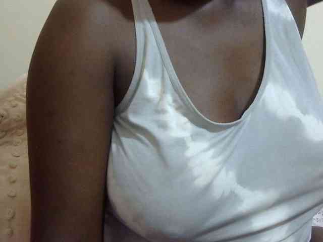 pretty-lioness webcam