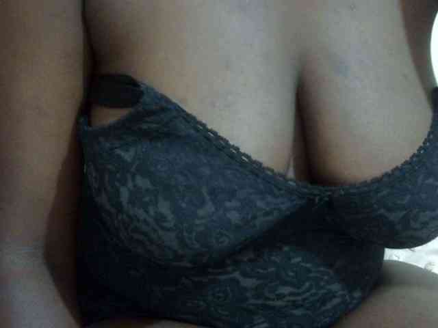 pretty-lioness webcam