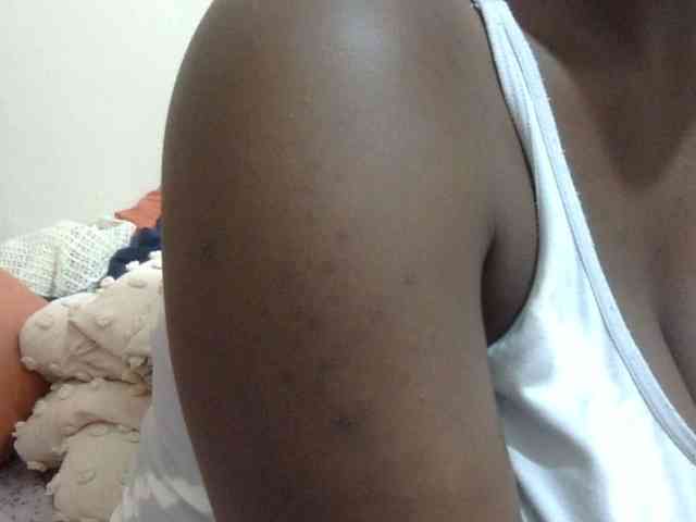 pretty-lioness webcam