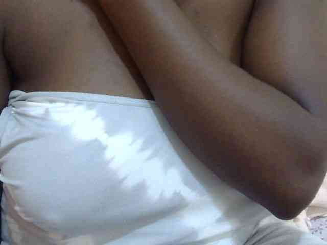 pretty-lioness webcam