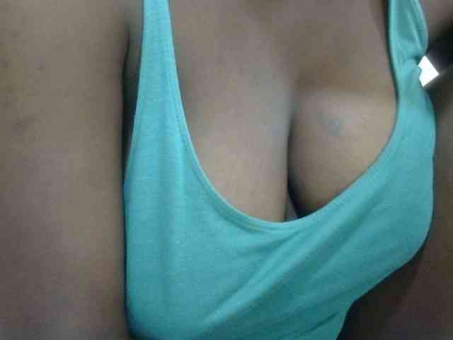 pretty-lioness webcam