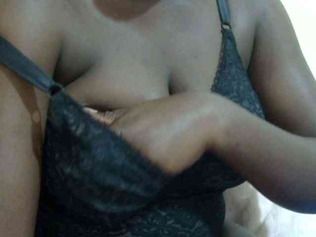 pretty-lioness webcam