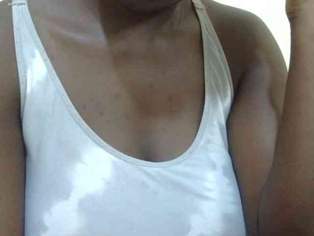 pretty-lioness webcam