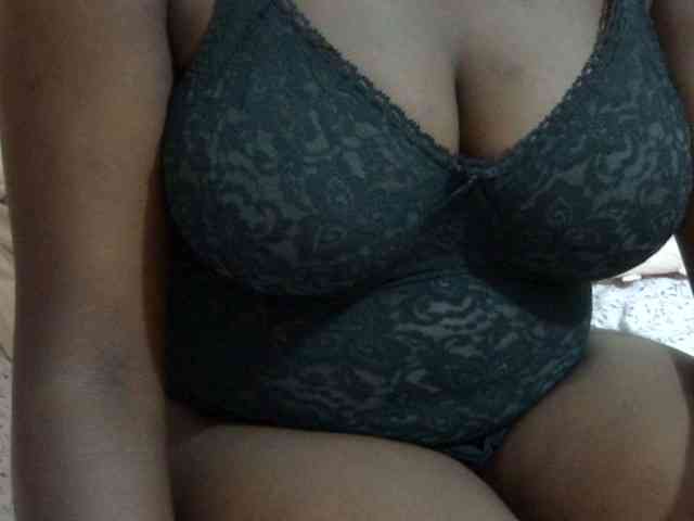 pretty-lioness webcam