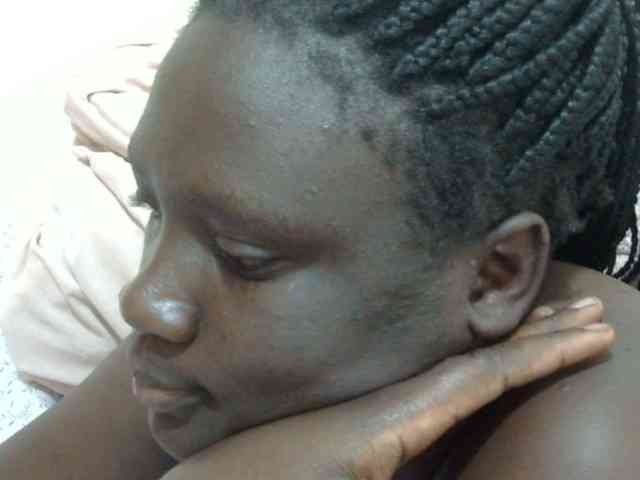 pretty-lioness webcam