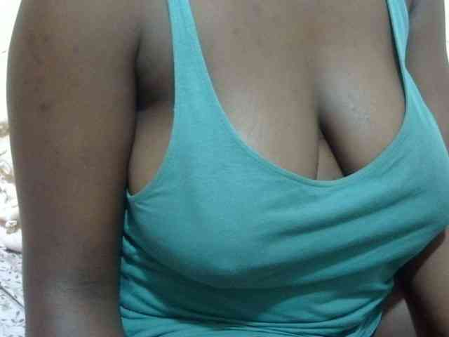 pretty-lioness webcam