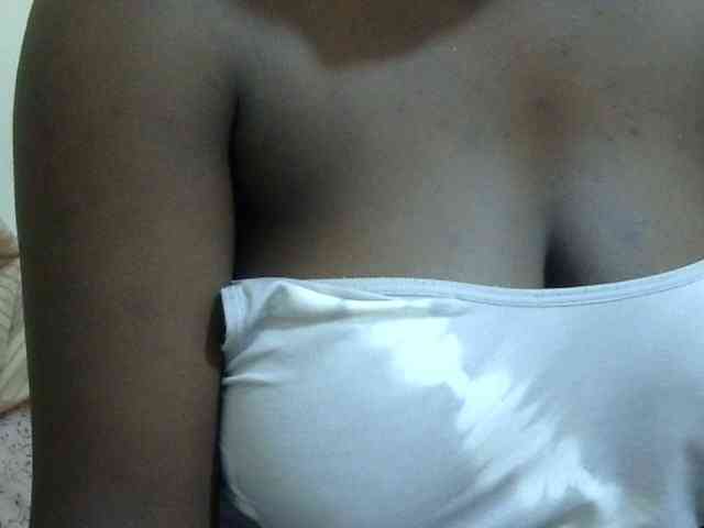 pretty-lioness webcam