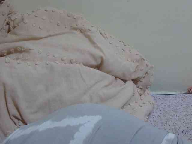 pretty-lioness webcam