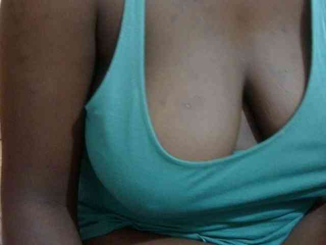 pretty-lioness webcam