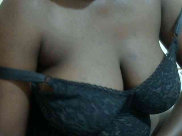 pretty-lioness webcam