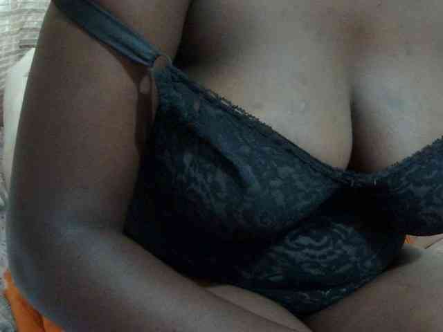 pretty-lioness webcam