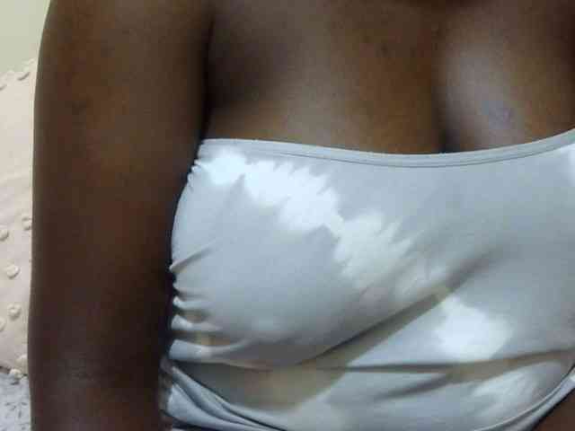 pretty-lioness webcam