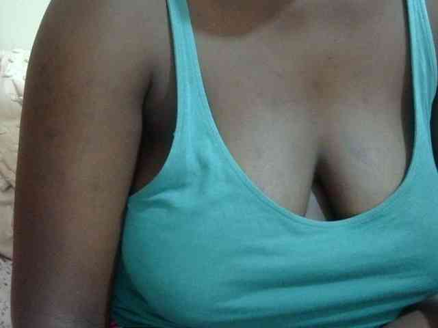 pretty-lioness webcam