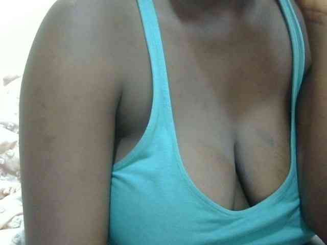 pretty-lioness webcam