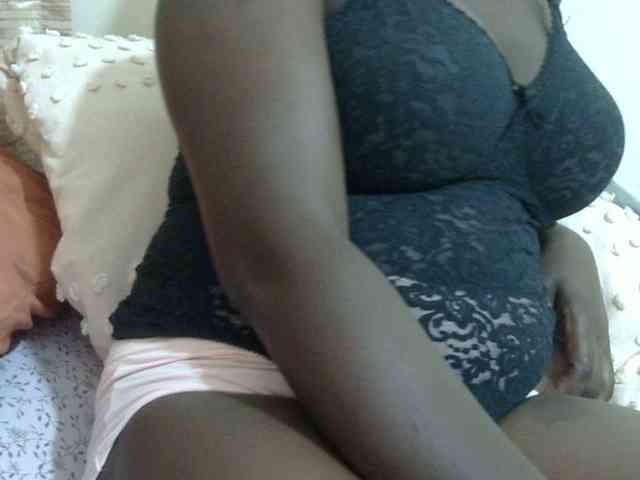 pretty-lioness webcam