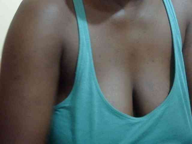 pretty-lioness webcam