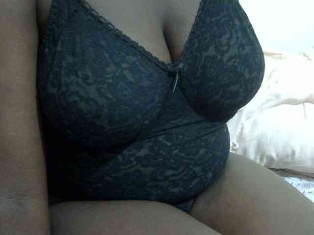 pretty-lioness webcam