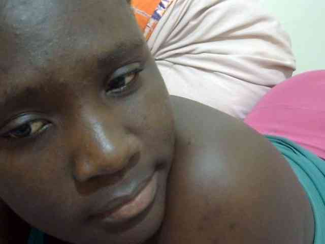 pretty-lioness webcam