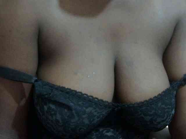 pretty-lioness webcam