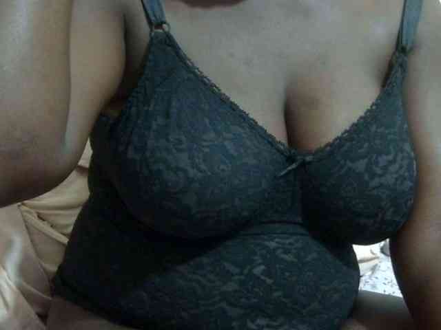 pretty-lioness webcam