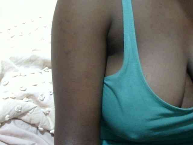 pretty-lioness webcam