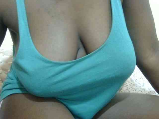 pretty-lioness webcam