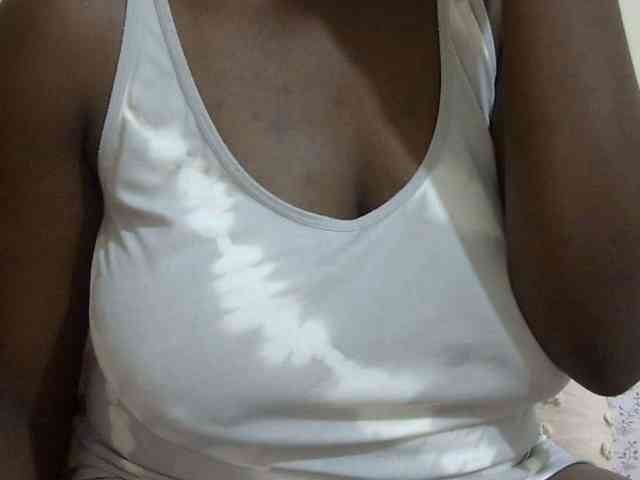 pretty-lioness webcam