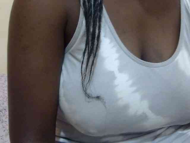 pretty-lioness webcam