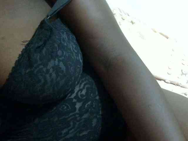 pretty-lioness webcam