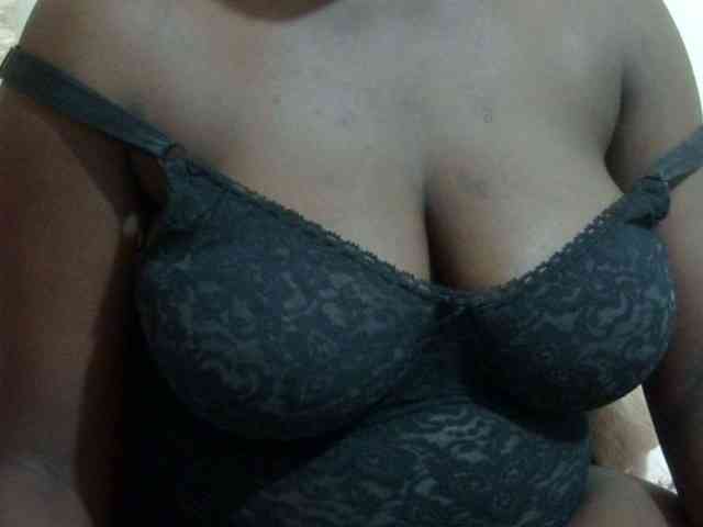 pretty-lioness webcam