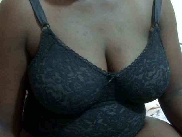 pretty-lioness webcam